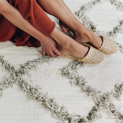 Tie carpet