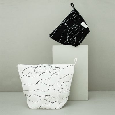 Rakkauden meri cosmetic bag