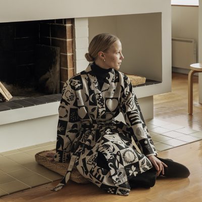 Kaukana kotoa dressing gown
